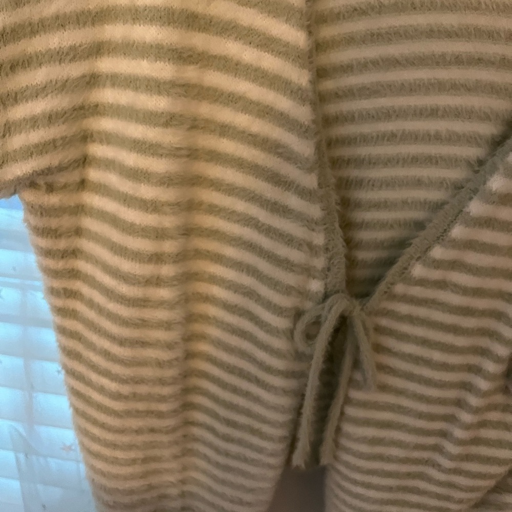 Volcom fuzzy Knit Sweater